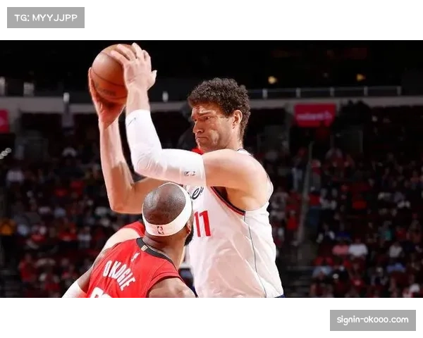 快船内线轮换依赖老将洛佩斯 面对顶级强队攻防两端暴露体系短板